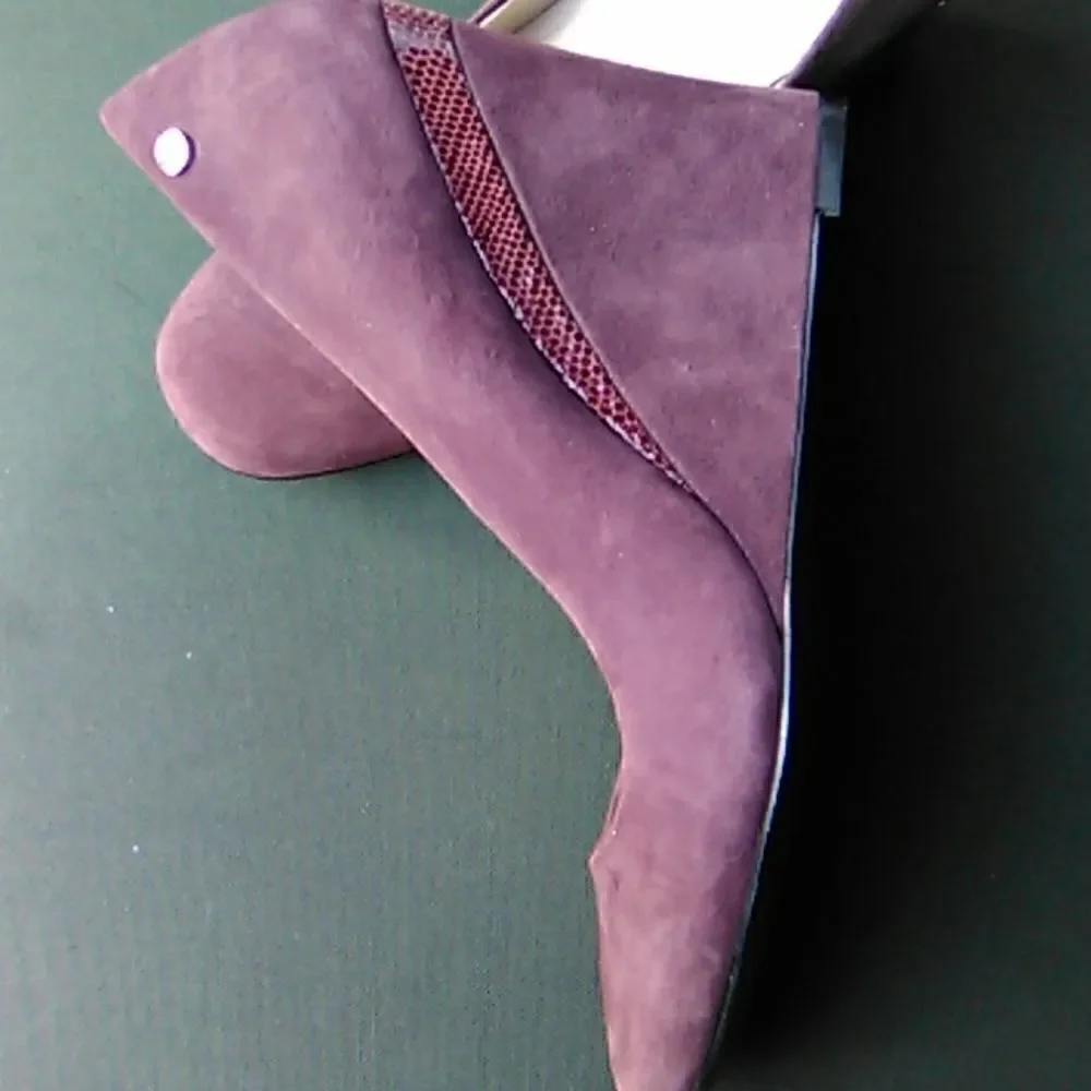Calvin Klein Maroon Wedges